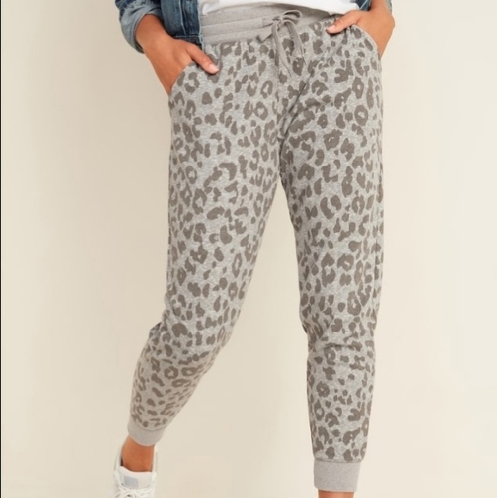 Fun Boho Casual Leopard Print Women’s Joggers Size L
